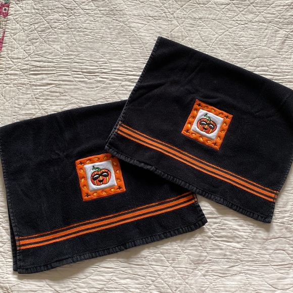 Hallowe’en Embroidered Hand Towels - Picture 9 of 9